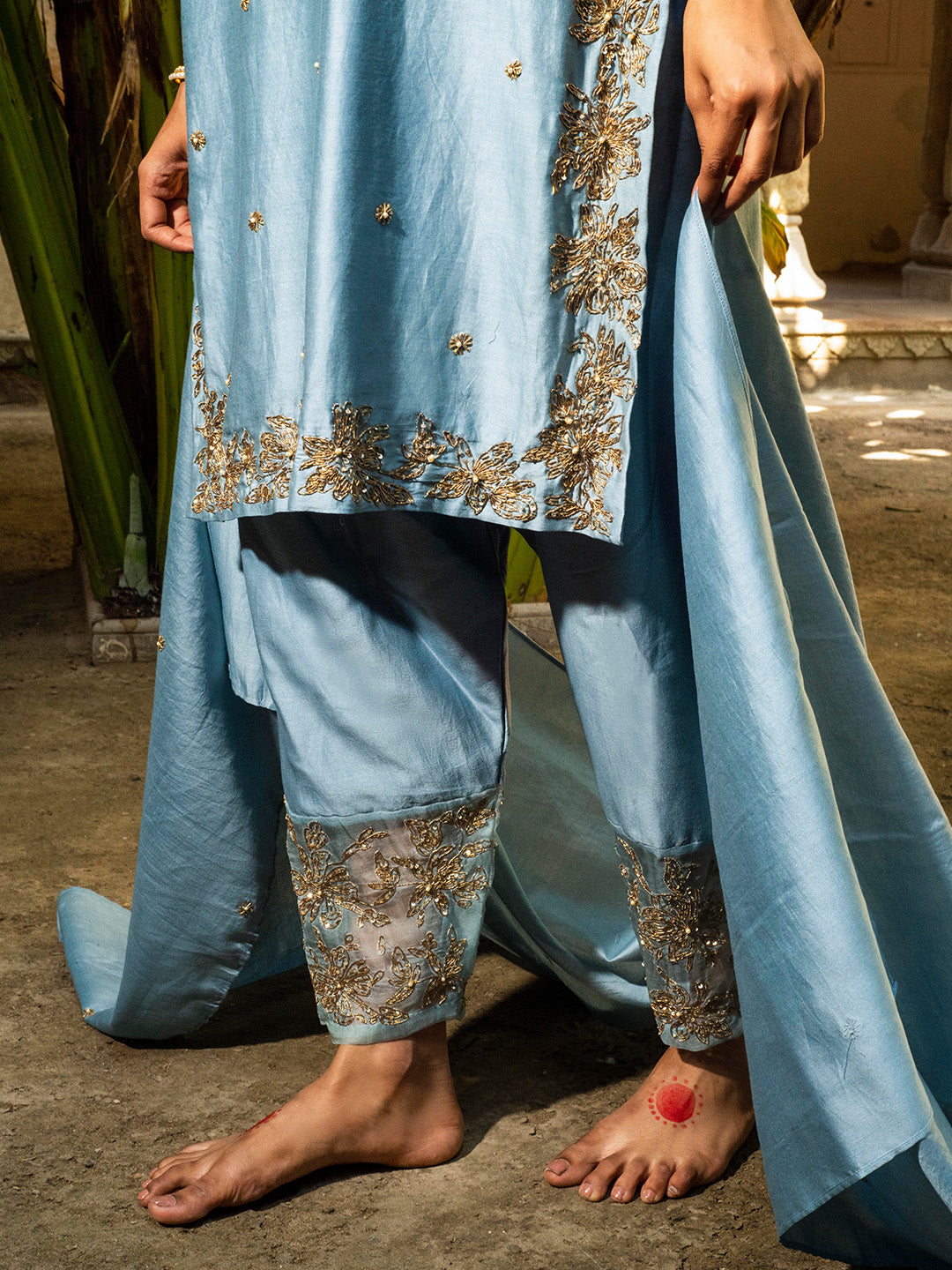 Zaheen Suit Set - Auruhfy India