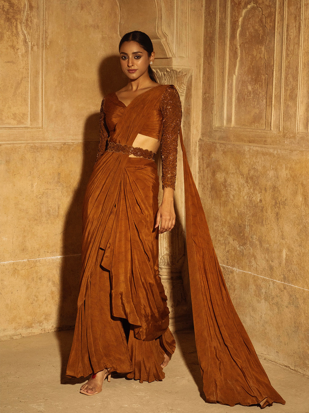 Zarposh Draped Saree - Auruhfy India