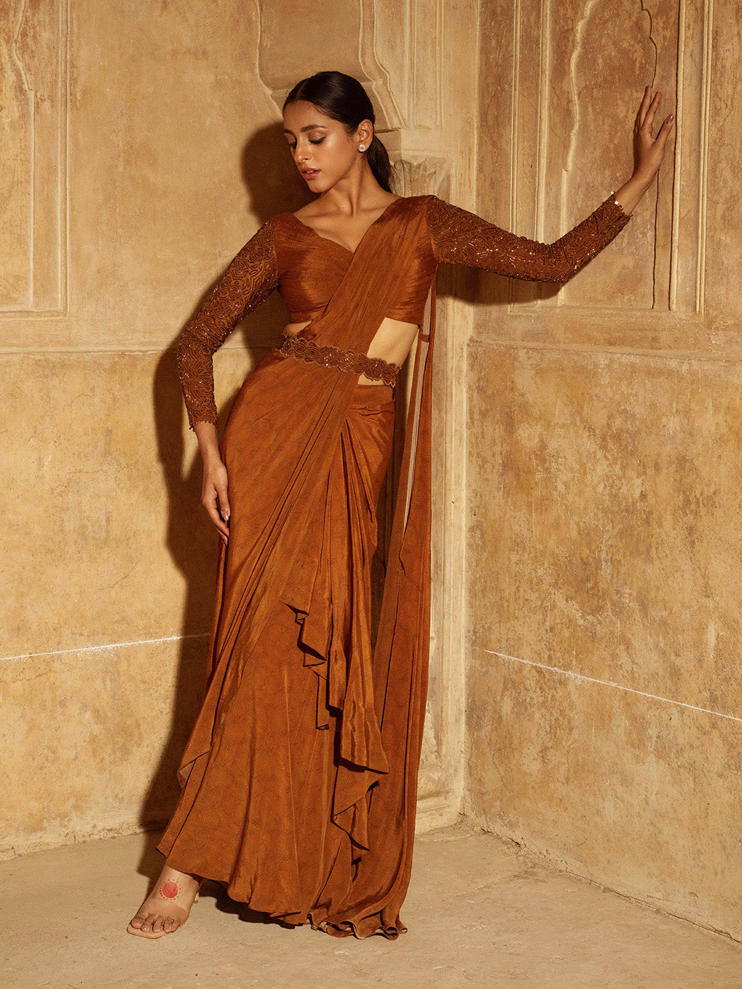 Zarposh Draped Saree - Auruhfy India