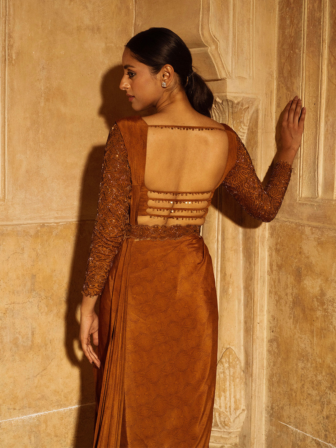Zarposh Draped Saree - Auruhfy India