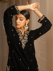 Embroidered Silk Velvet Kurta Set with Dupatta (Black)