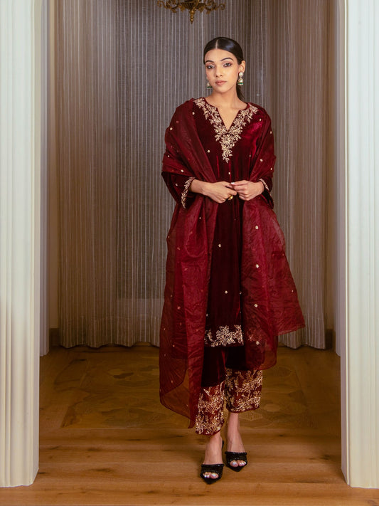 Embroidered Silk Velvet Kurta Set with Dupatta (Wine) - Auruhfy India