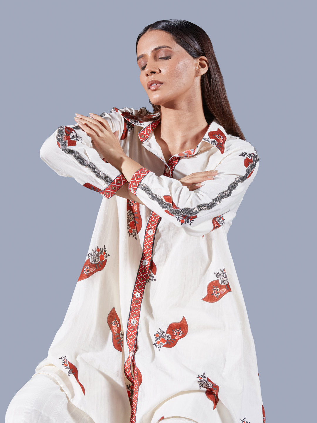 Neoma Curved Hem Shirt - Auruhfy India