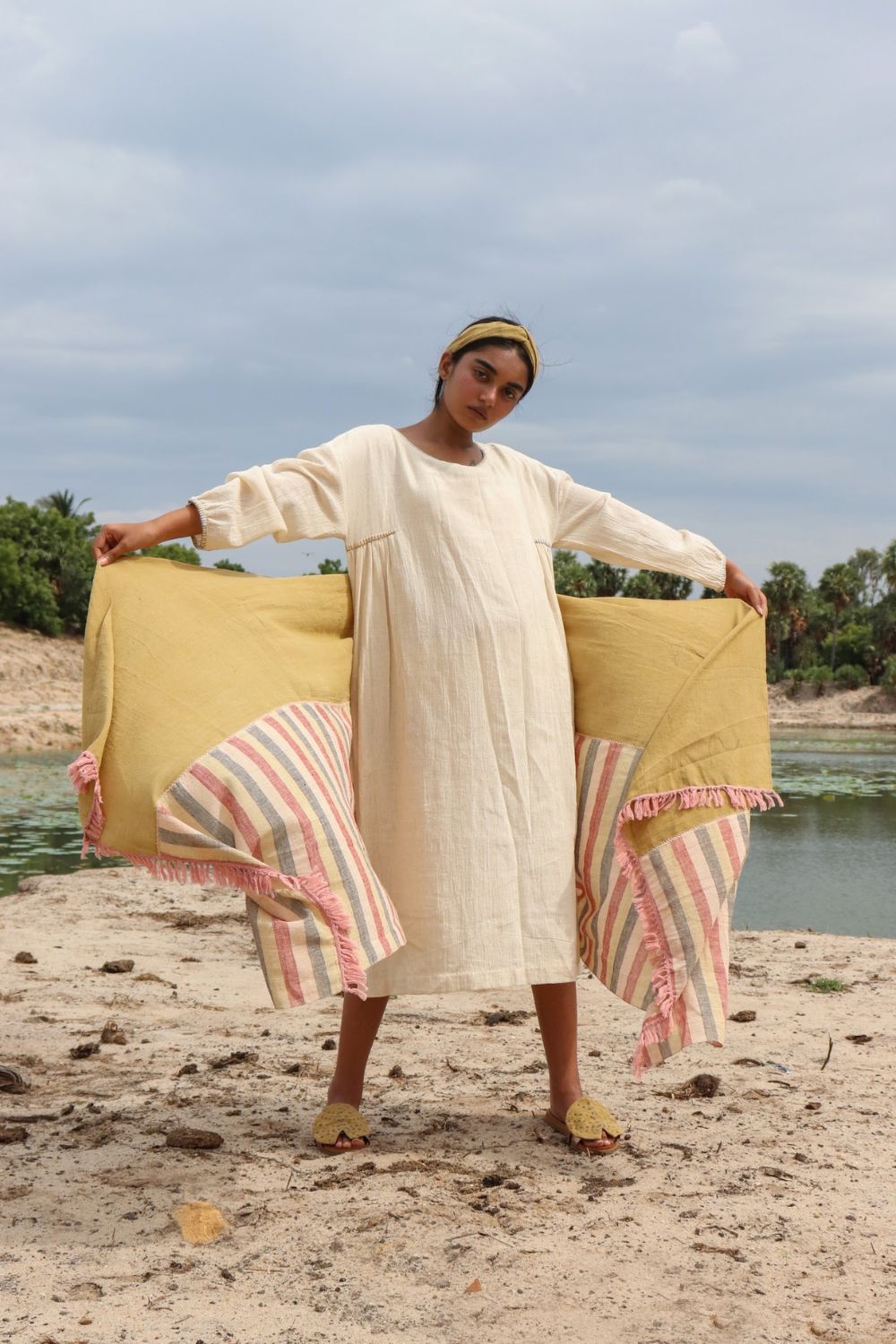 Dual Tone Stole - Auruhfy India