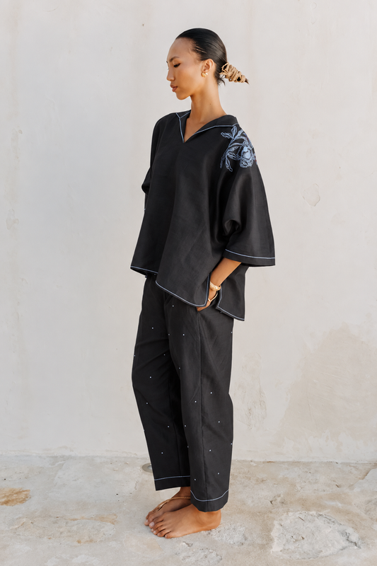 Solara (Black) - Auruhfy India