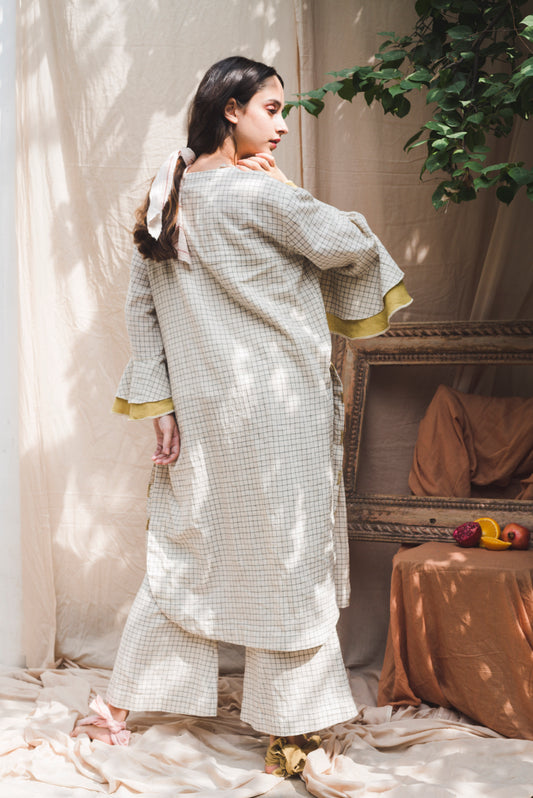 Chequered Cape - Auruhfy India
